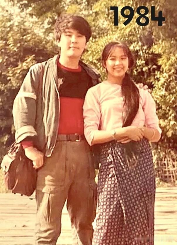 曾经意气风发的少年和笑靥甜甜的姑娘，定格在泛黄的相片里。
历经漫长岁月，青丝慢慢