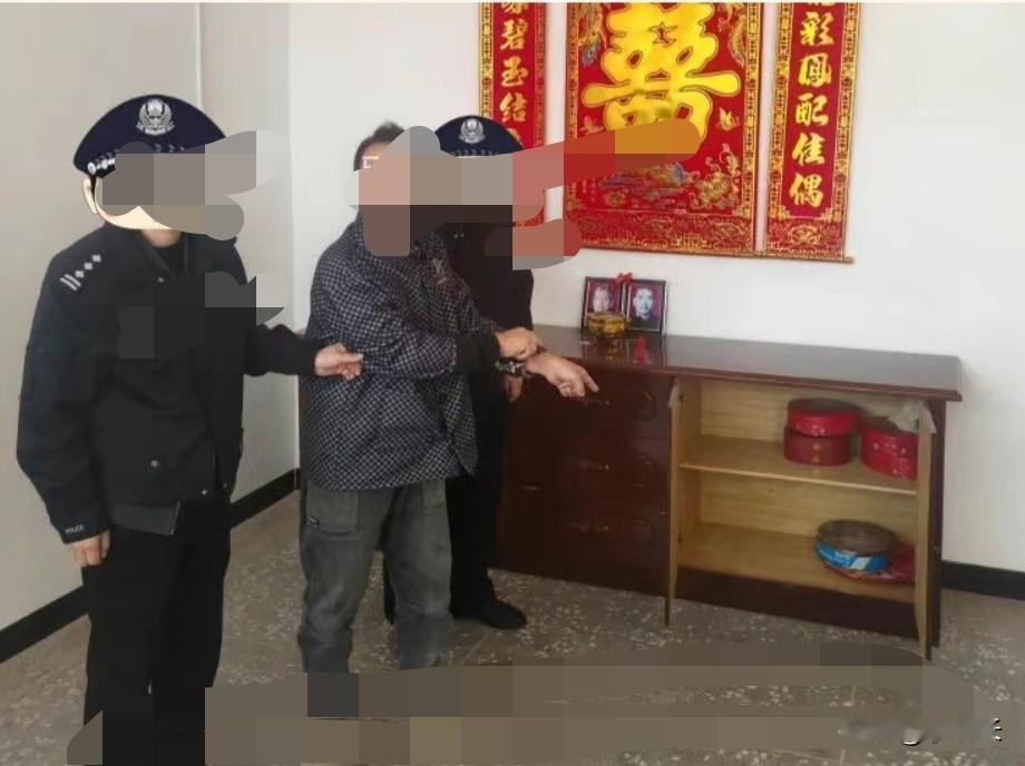 山西运城，59 岁大爷不好好待在家休闲，居然骑着电动车当 “夜行大盗”，撬门入室