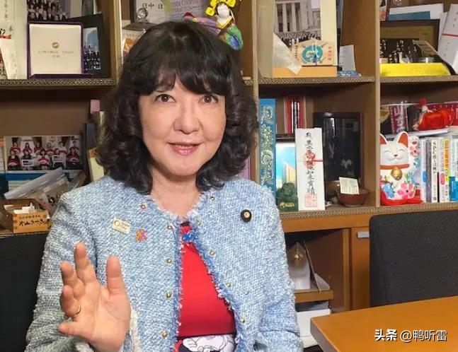 “小波浪”片山皋月被高市早苗任命为日本的财政大臣，她将在高市早苗兑现竞选承诺中起