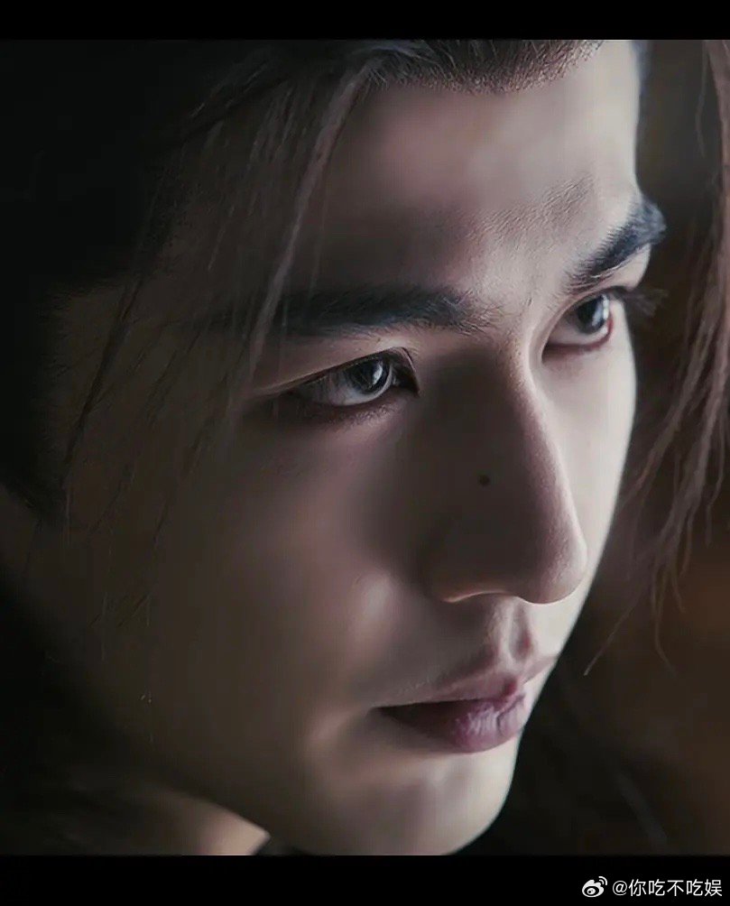 是经费有点不充足了吗这怎么也不给开一点磨皮。 