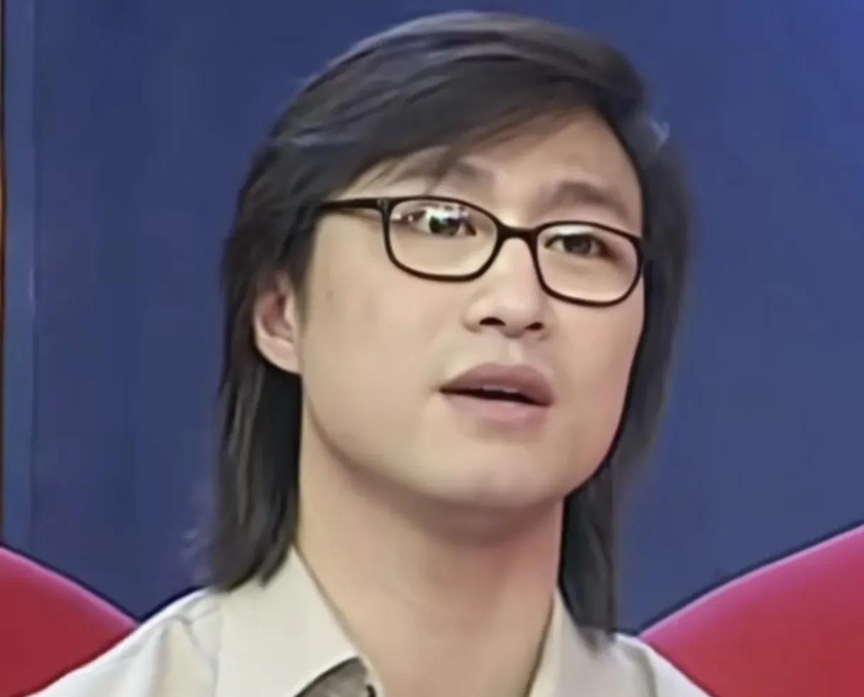 奥运冠军丁宁，无限接近汪峰，有人问他们啥关系，估计彼此不认识
刷到丁宁的近照，差