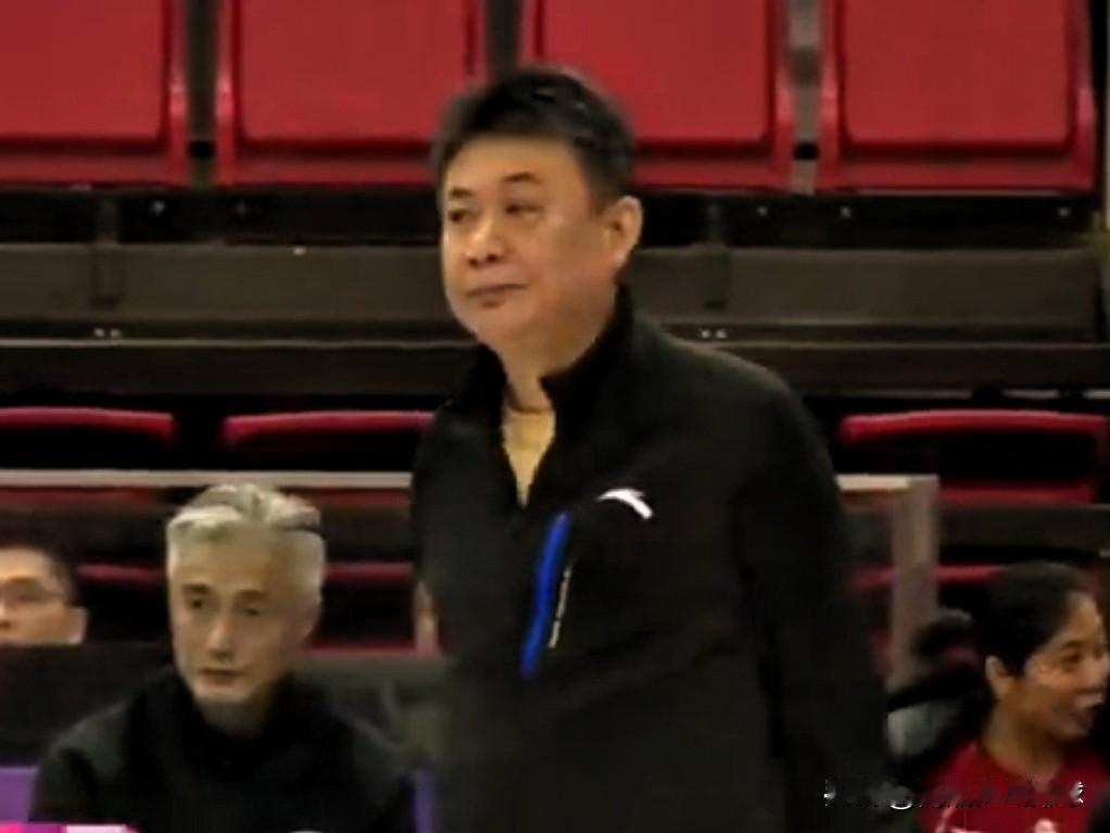 上海女排3-0河南轻松赢下比赛，主教练蔡斌排兵布阵却饱受诟病！
1月17日，女排