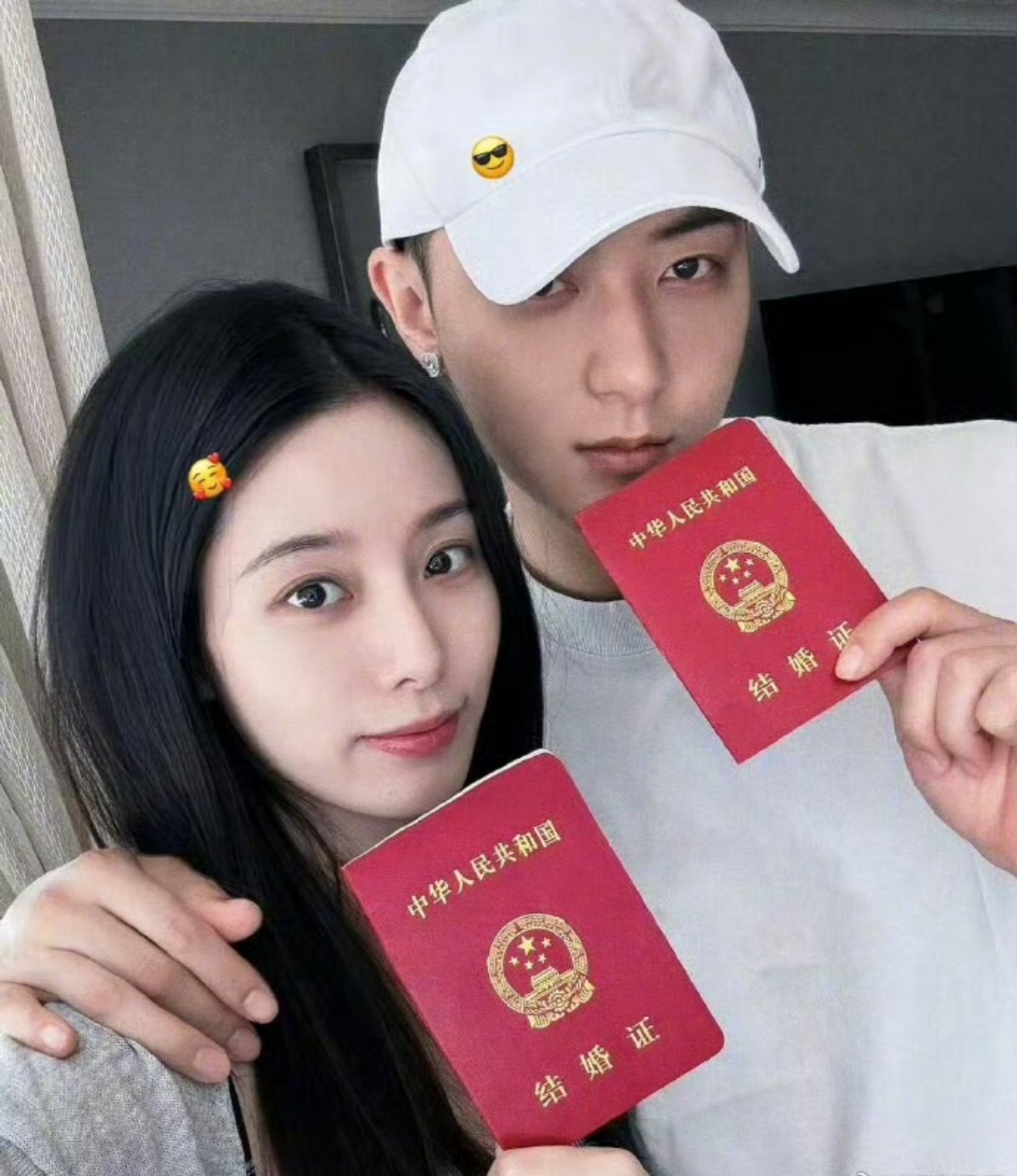 黄子韬徐艺洋拍婚纱照了黄子韬事业爱情双丰收，你们两个要幸福哦！幸福一辈子！！！ 