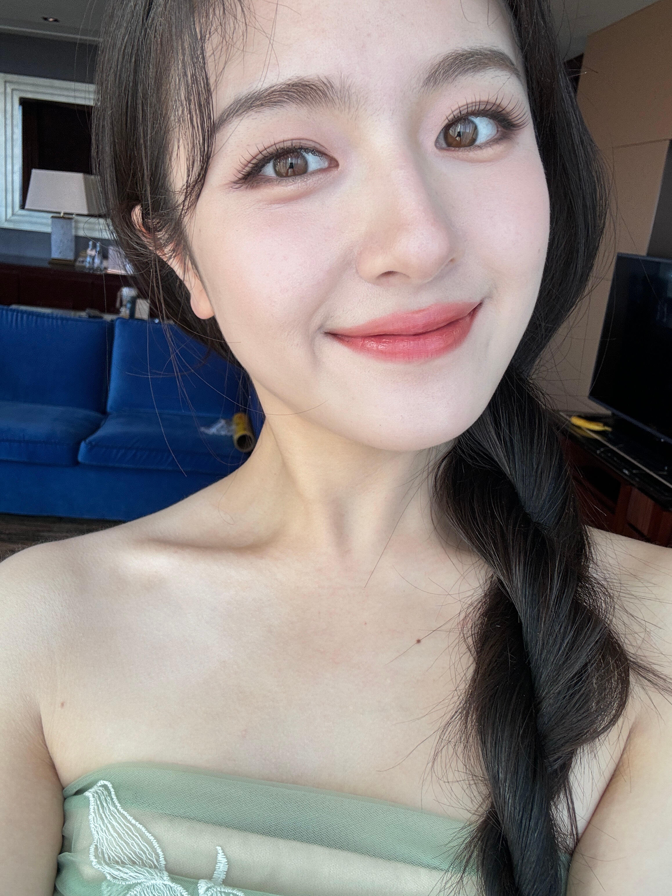 李兰迪皮肤细节看得这么清晰还能美成这样！？ ​​​