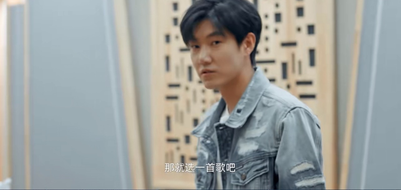 王晰试音歌手2025王晰现场为《歌手2025》试音，演唱了《在路上》，一开口故事