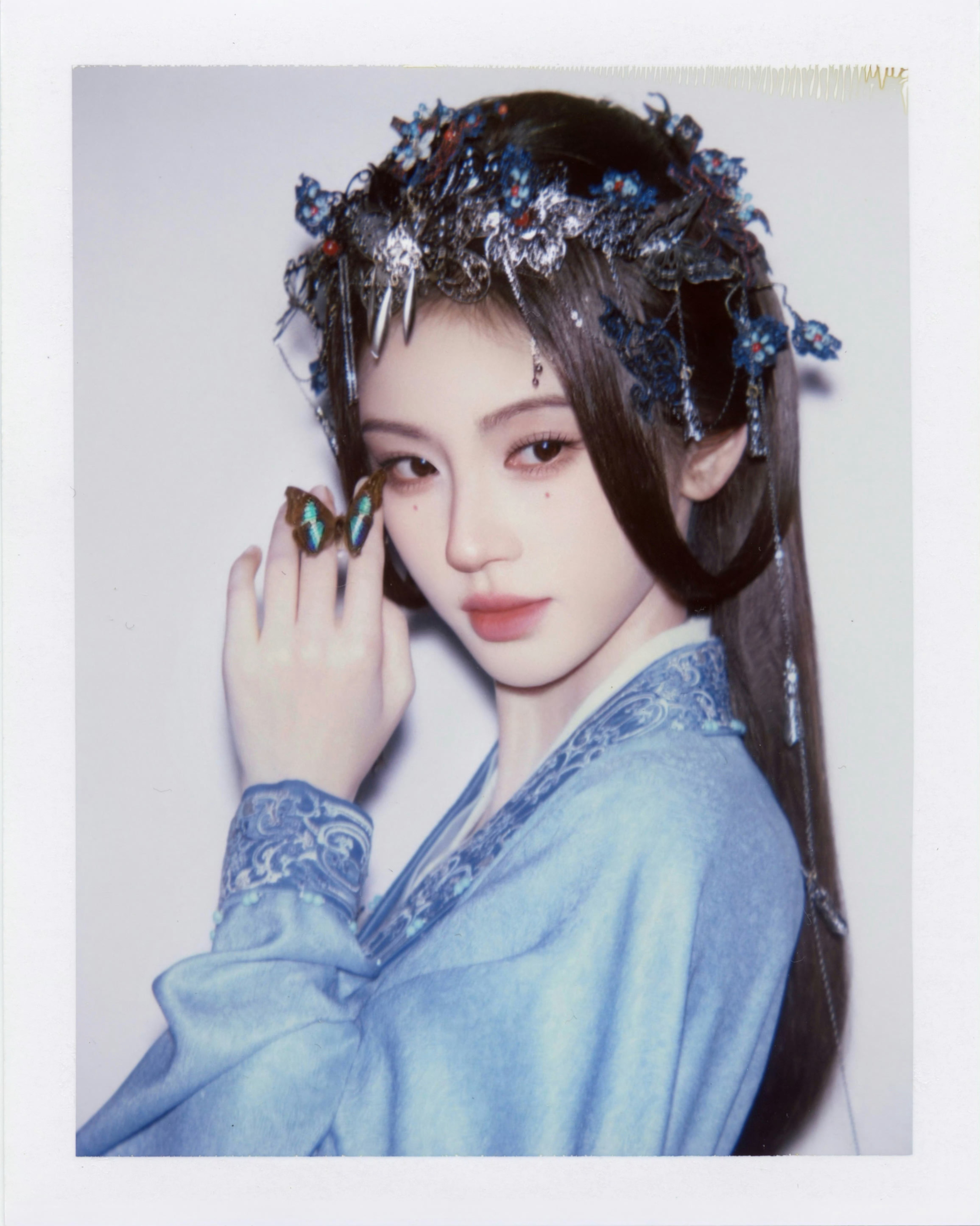 鞠婧祎苏绿夏 jjy鞠婧祎万花世界 “远方的春失了信，忙着向我跌倒来，偶然又觉，