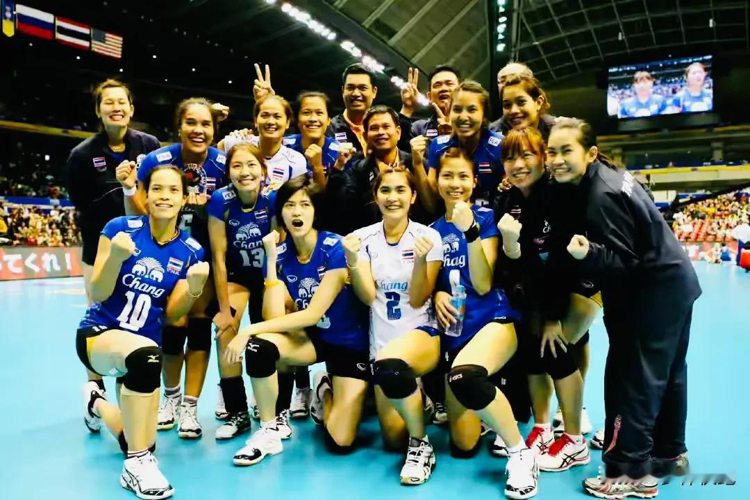 世界女排联赛澳门站比赛今日开始，在巴西站四连败的泰国女排以3-1战胜已经拿到巴黎