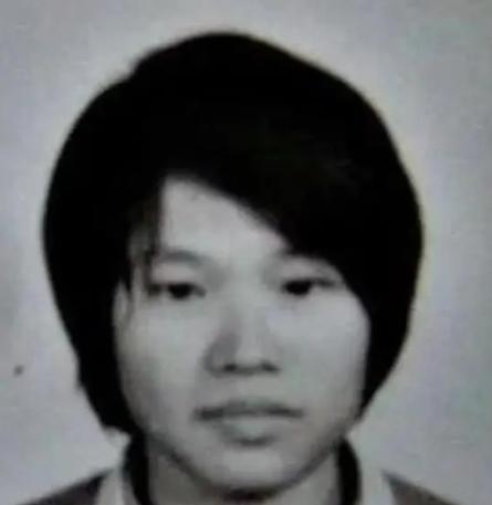 1965年，重庆一“女子”拥有两套生殖系统，她十八岁先是嫁老公生下一子，后竟然发