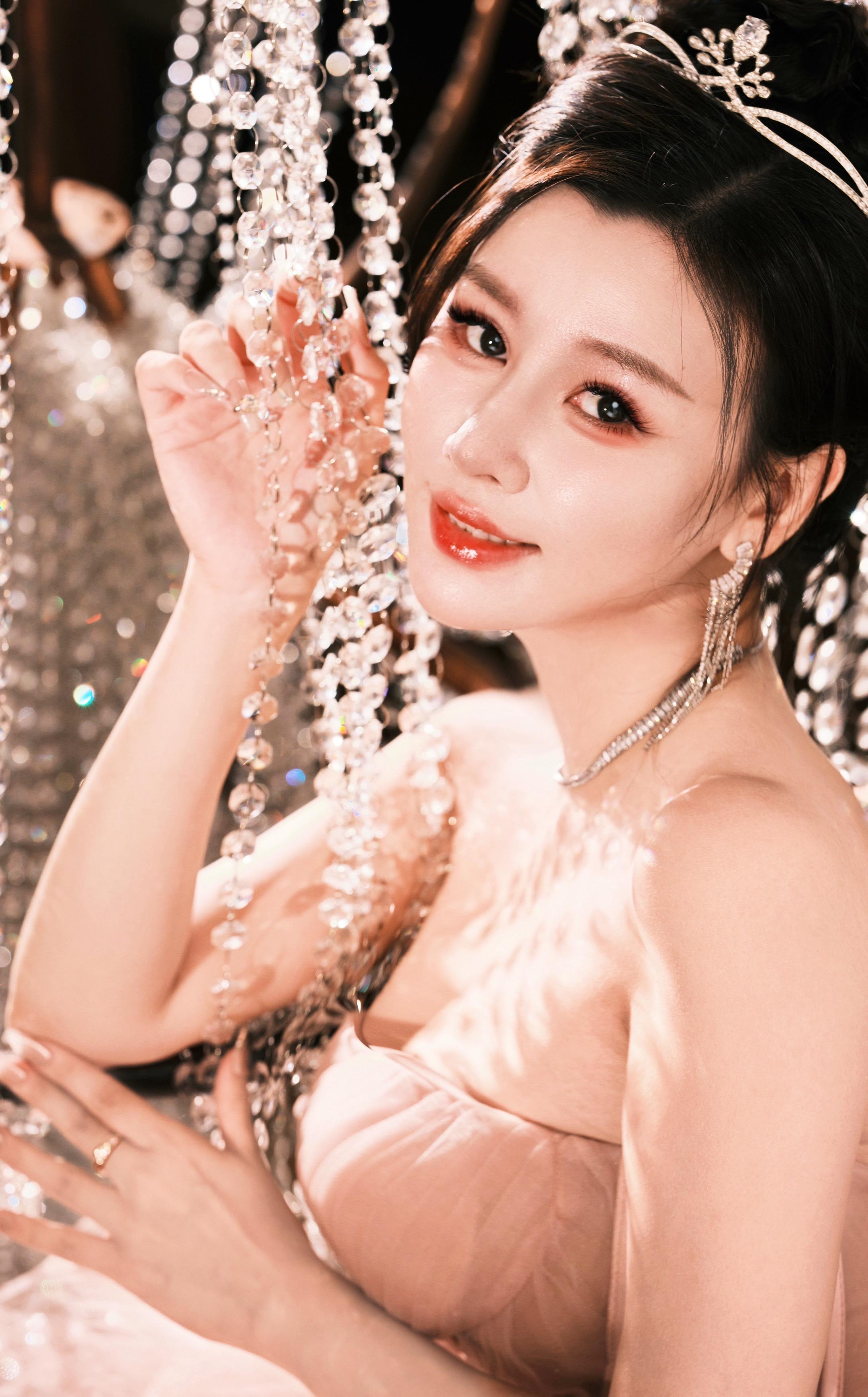 旧历已成昨 万千轻舟过 盼此今岁丽风和 此后人生天高阔✨