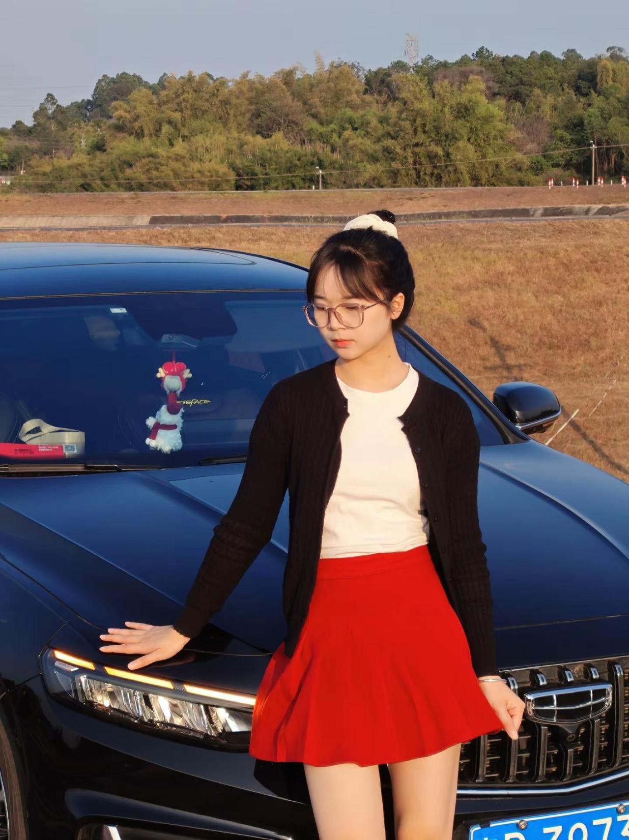 今年好好干 挣钱买条碎花裙，感受一下polo衫的深情！星瑞 dou是好车 挡不住