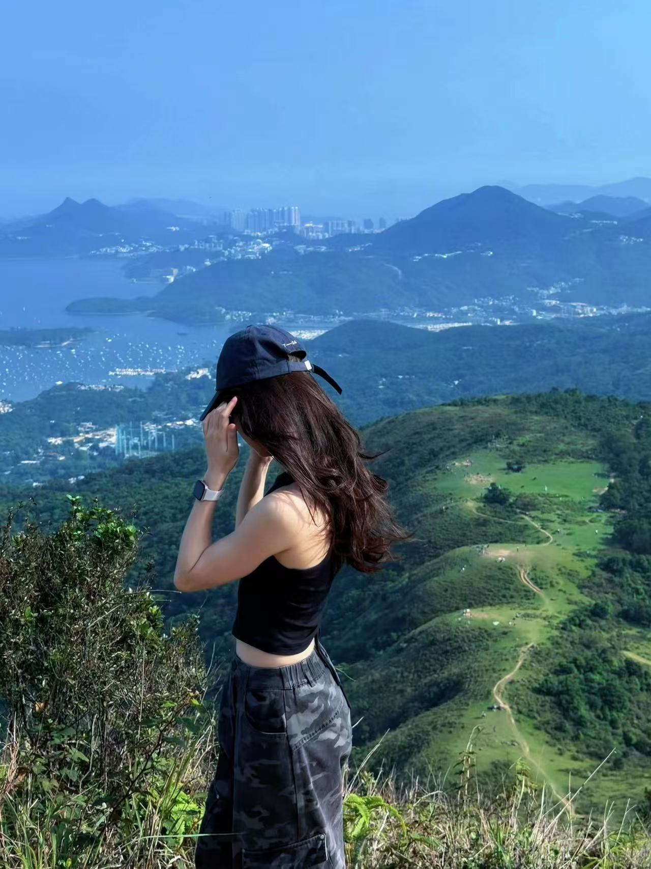 冠军的无痛登山包 周末心血来潮去爬了趟山，结果第二天连下楼梯都得扶着墙，朋友笑我