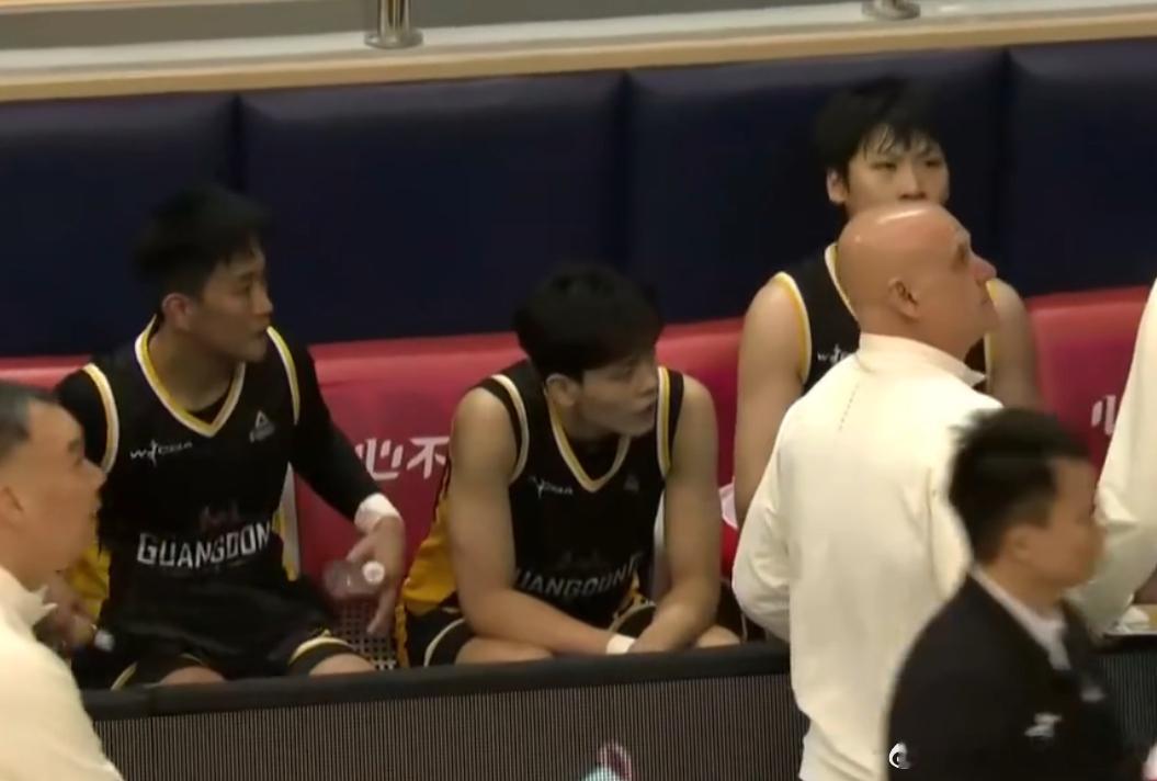 杨舒予38分生涯新高 WCBA广东和上海神仙打架啊，杨舒予运动战19投14中，单