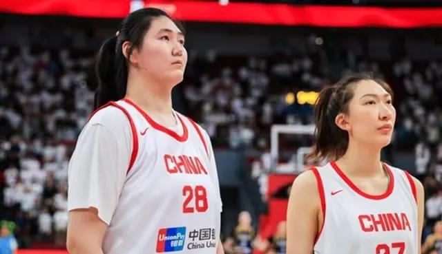 中国女篮新星首秀表现惊人！

今晚中国女篮热身赛101:55大胜波黑女篮。中国女