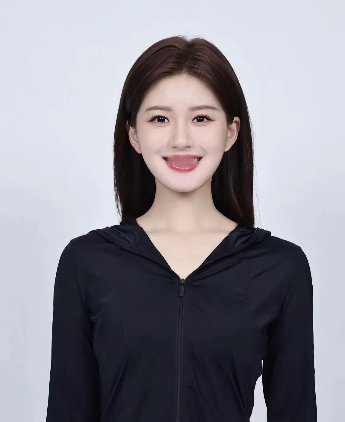 赵露思的爸爸赵公明，不查不知道，一查才知道，原来是块被女儿耽误的“宝藏”！
​赵