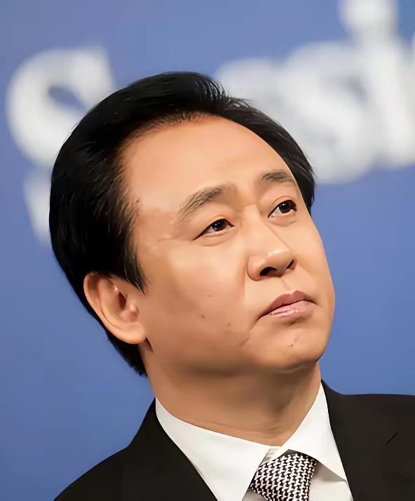 海外转移资产的路子彻底失效！许家印前妻丁玉梅15亿境外存款被全球禁制令锁定
 