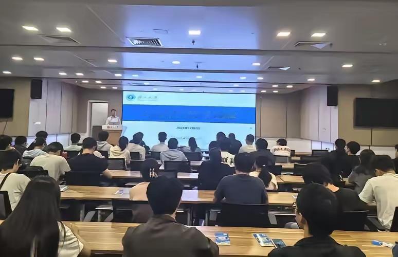 什么商会、培训、资源对接，有一个算一个，全都是骗钱的骗子。
你以为能学到东西，都