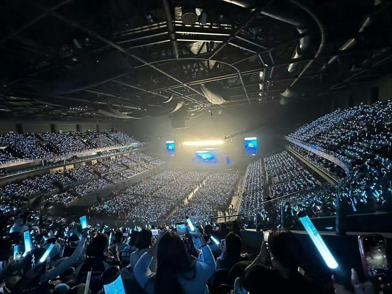 但凡去现场的人 都不会质疑上座率 梓渝新晋顶流 名不虚传梓渝演唱会的上座率