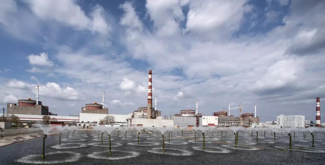 不顾后果！乌克兰将摧毁核电站！  
扎波罗热核电站负责人尤里·切尔尼丘克对卫星通