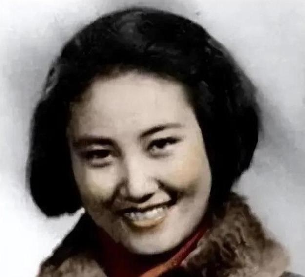 1975年4月4日，一名女犯被执行枪决，临行前，她被弄坏了嗓子，为的是，不让她说