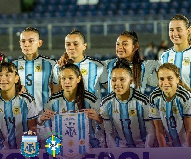 阿根廷女足 👧🏻⚽️加油！阿根廷女足国家队在南美U17锦标赛决赛中2-3惜败