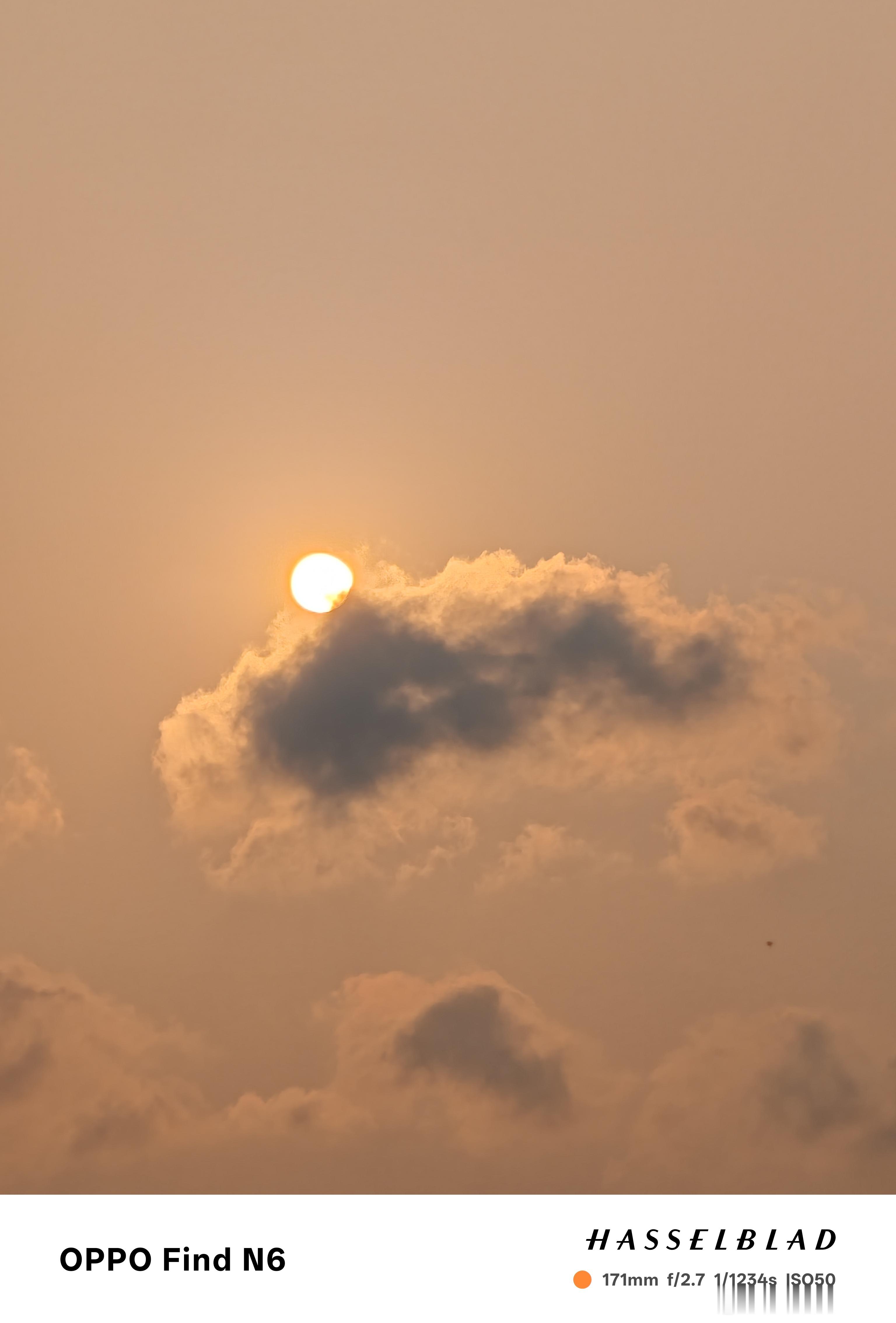 体验了2026款的乐道L90。外观尺寸、内饰布局没有变化所以2025款的车主朋友