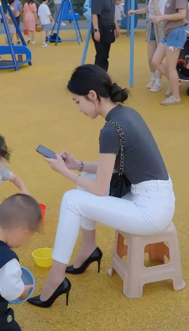 太喜欢这种类型的了，可惜都有孩子了
