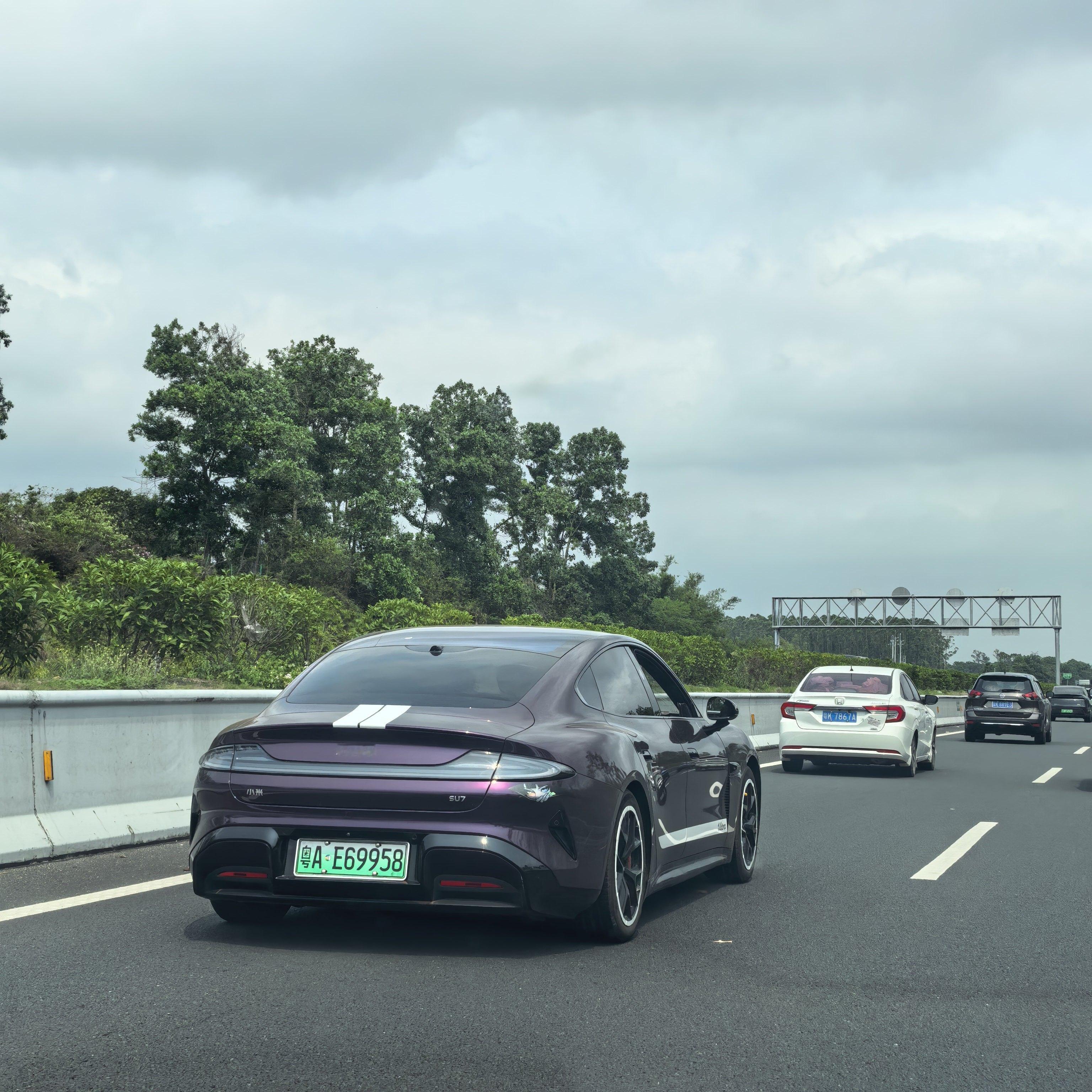 小米汽车4月交付量超3万台淡季有这个交付量，小米汽车又杀回来了！下台车换小米吧大