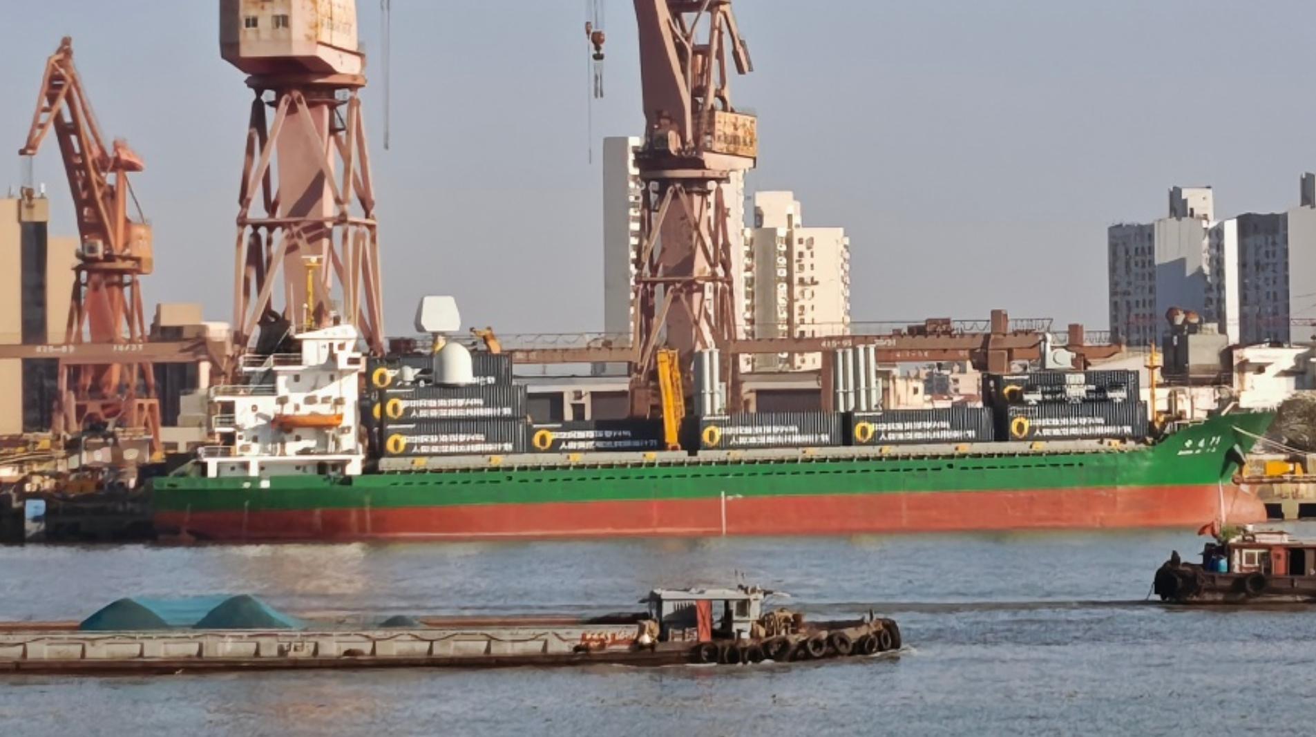 我们来讨论一下最近48个小时中外舰闻发生了什么事儿特朗普要造战列舰主体人搓了一艘