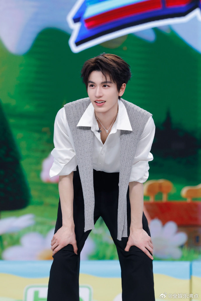 你好星期六 逐玉这酒窝互动谁顶得住啊！我反复回看八百遍 你好星期六