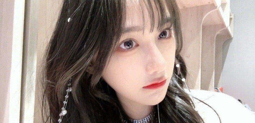 企查查APP显示，近日，上海丝芭文化传媒集团有限公司新增一则开庭公告信息，原告为