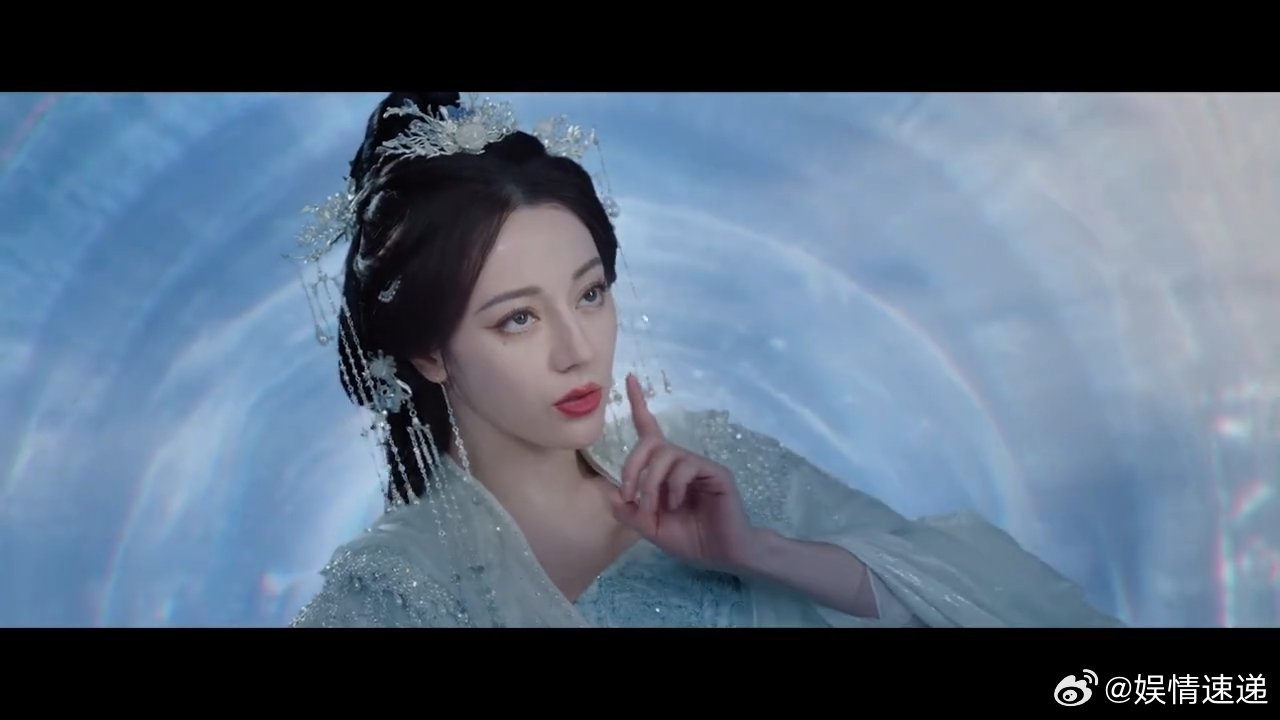 迪丽热巴嘘这一下迪丽热巴贺思慕嘘这一下明白 