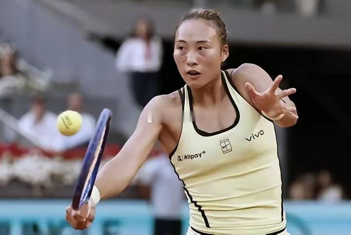 郑钦文全场9次双误郑钦文今天真让人着急。马德里公开赛，9次双误，连续两局被逆转，