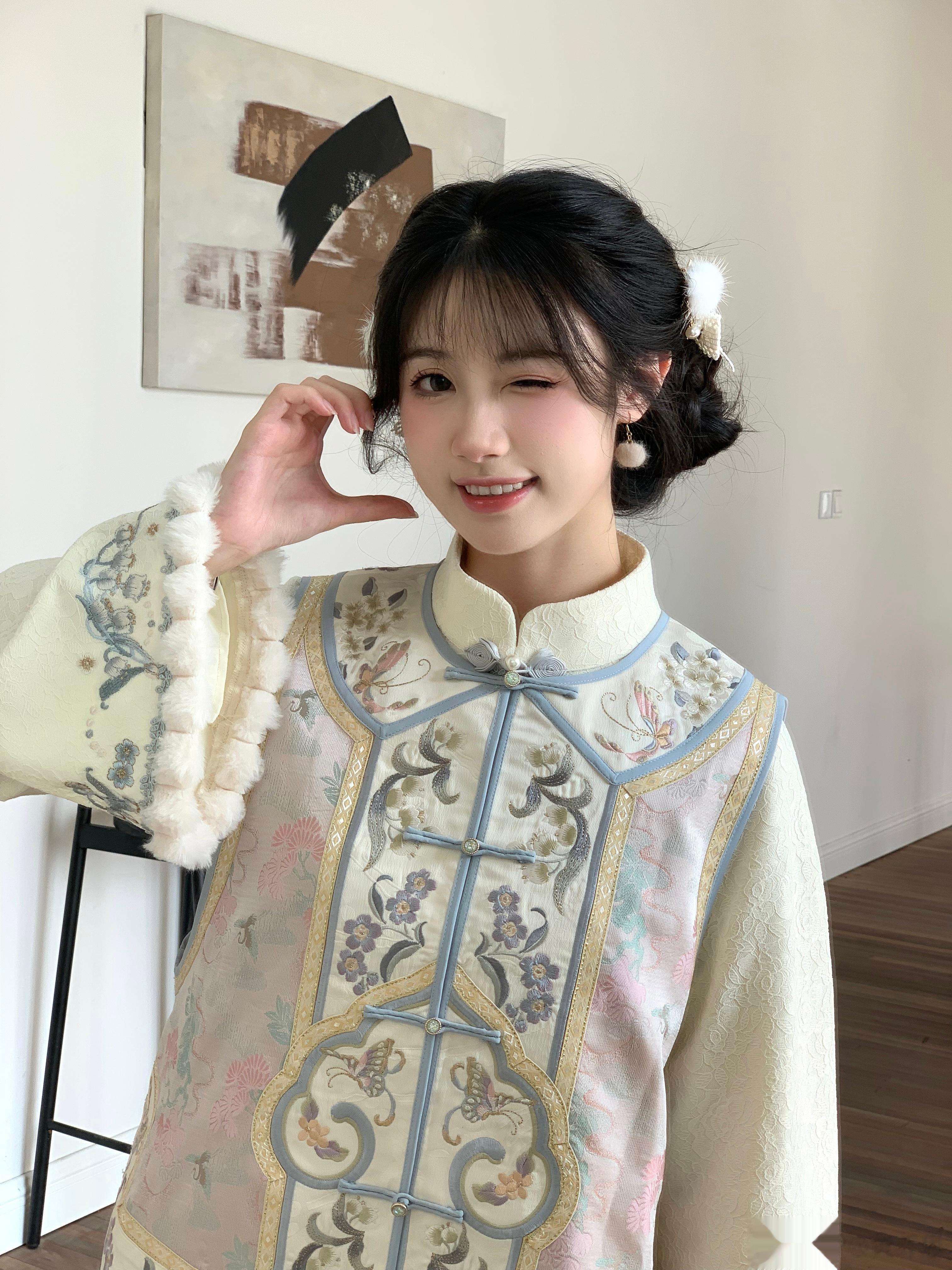 给马甲类单品做了立领内搭～已加入本期软乎乎豪华内搭套餐[收到] ​​​