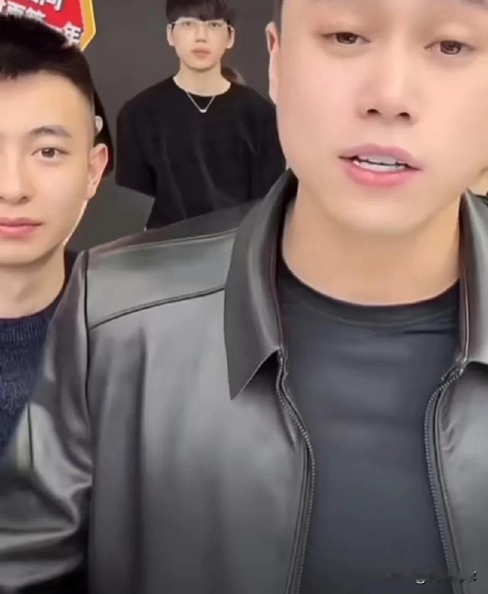 刘二狗嗓子难受，暂停直播！

            我是一个比较有激情冲劲的人