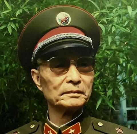 1975年张爱萍处境艰难，妻子李又兰专程找到粟裕，希望他出面帮忙求情，怎料，粟裕
