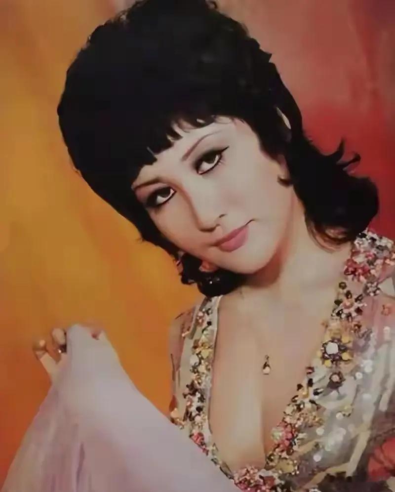 向佐爆料最爱的女人，不是郭碧婷也不是向太，而是我们熟知的她最近，向佐因为易立竞的
