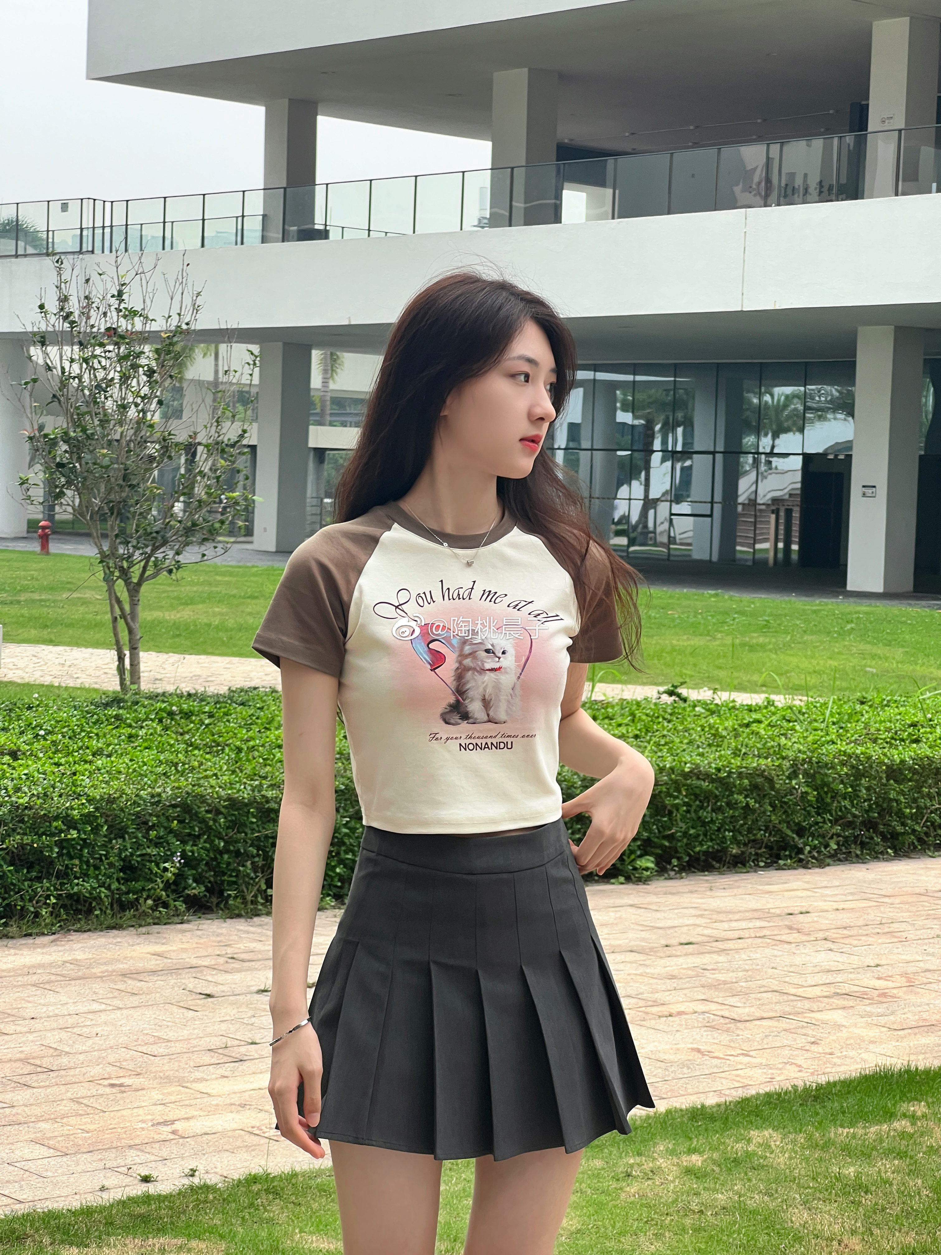 上学OOTD🎒入学两年才拍了深大的洞洞楼，也就是致艺楼👀  ​​​