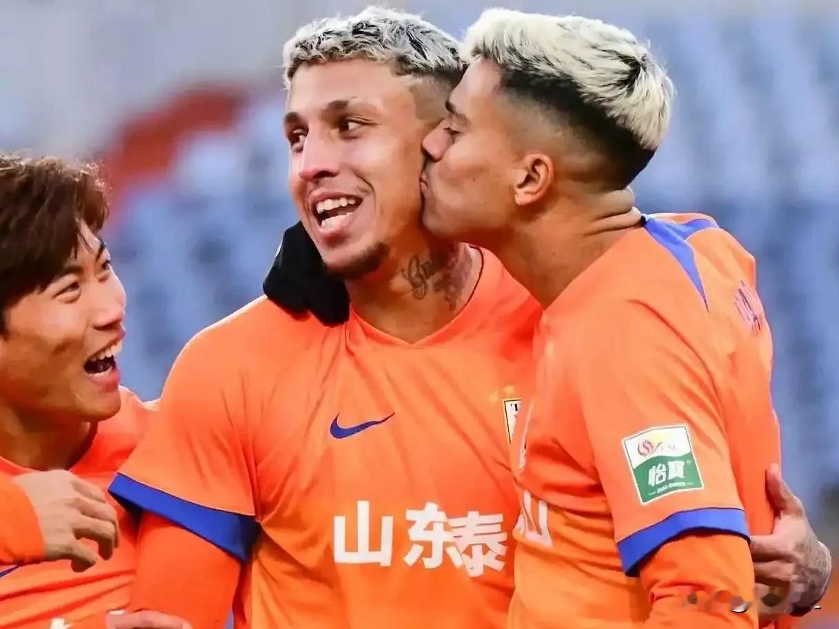 泰山队新赛季首战取得一场大胜，可以憧憬一下新赛季球队四大目标:
  1、实现队史