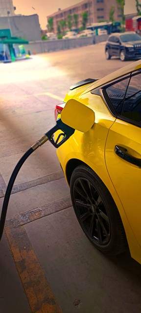 2027混动燃油车逐步成为油车主力，换车，你会选混动还是新能源车