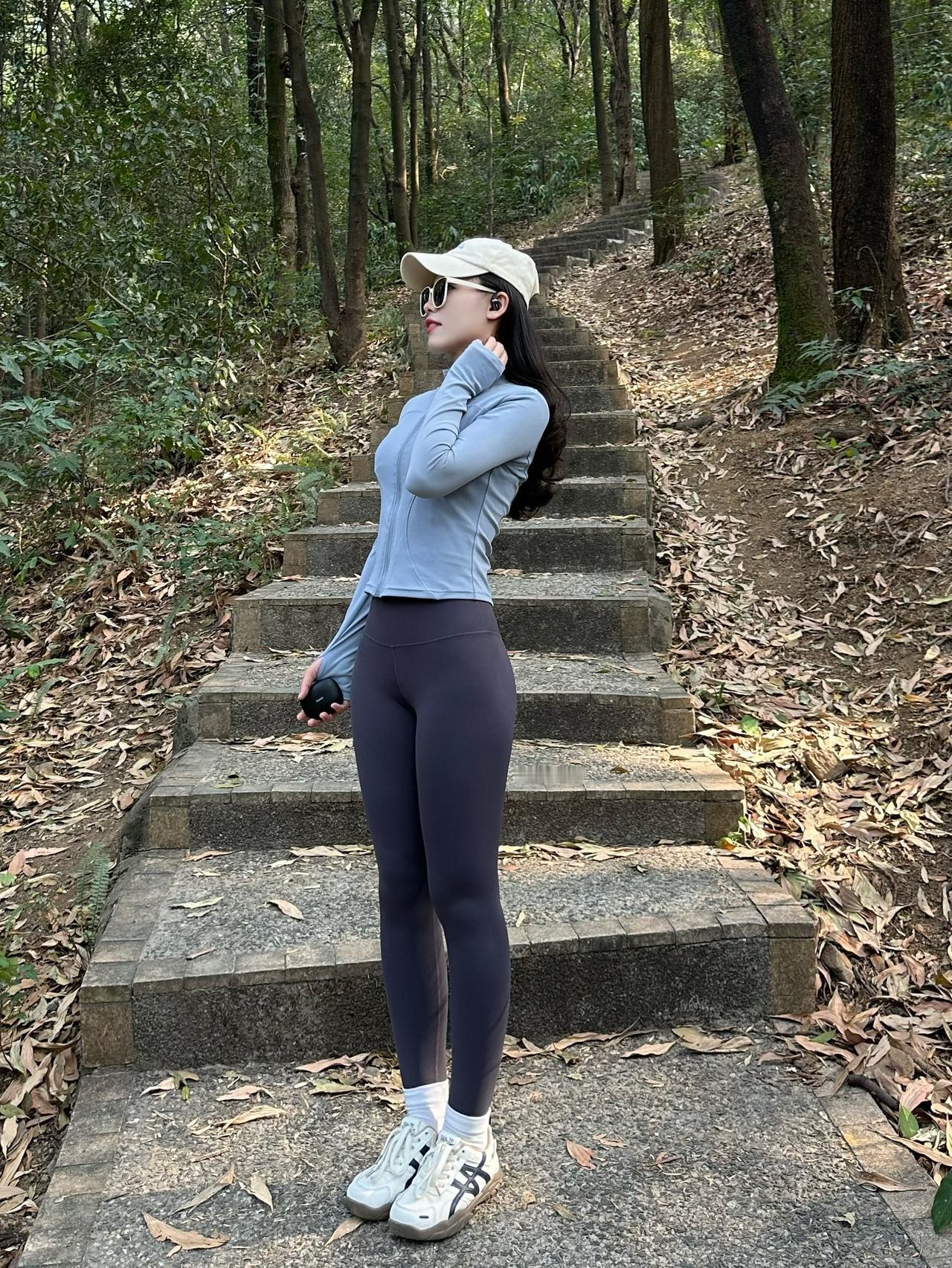 逃离城市喧嚣，走进山林间沉浸式吸氧，是现代人治愈身心的理想方式。一款适配户外的耳