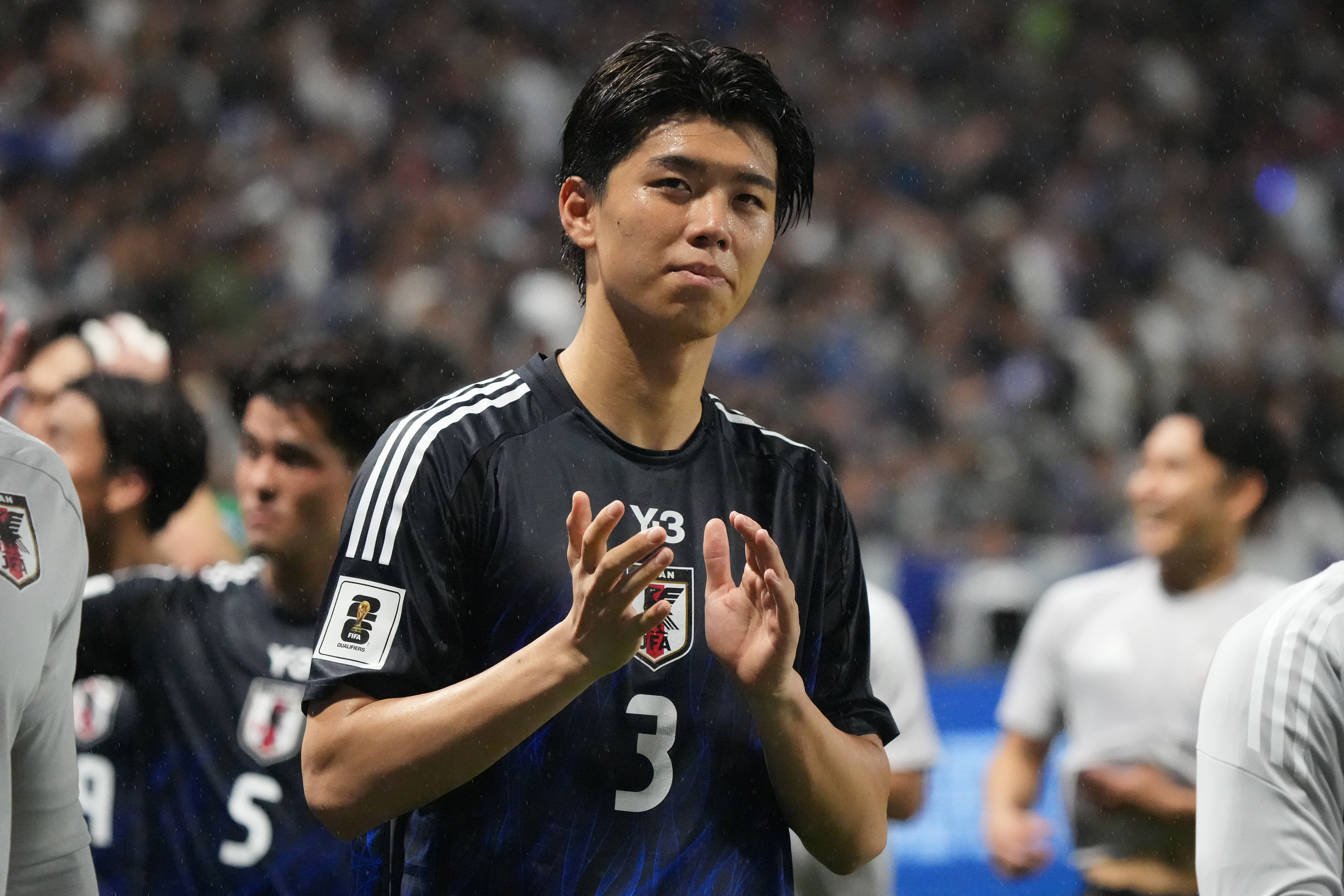 【#热刺签下20岁日本国脚后卫高井幸大#】#日本国脚后卫高井幸大加盟热刺# 据消