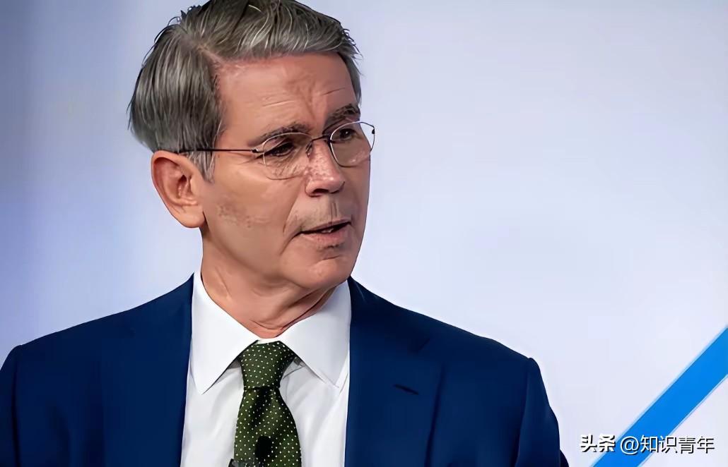 美国这回真拿杀手锏！直接发动了史无前例的“全面围堵中国”大戏！不仅把稀土出口这根