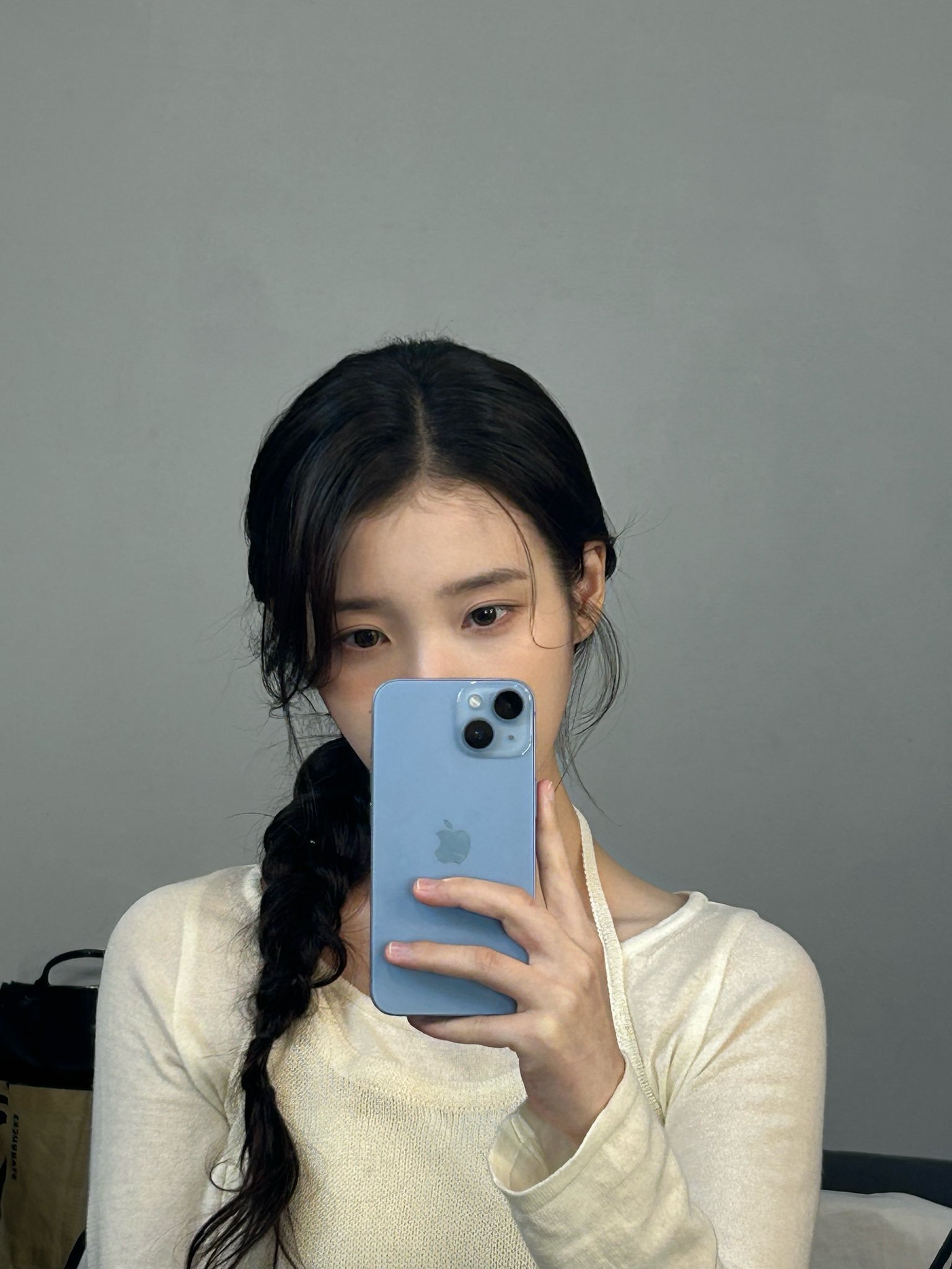 260102 IU INS更新 바이2025 