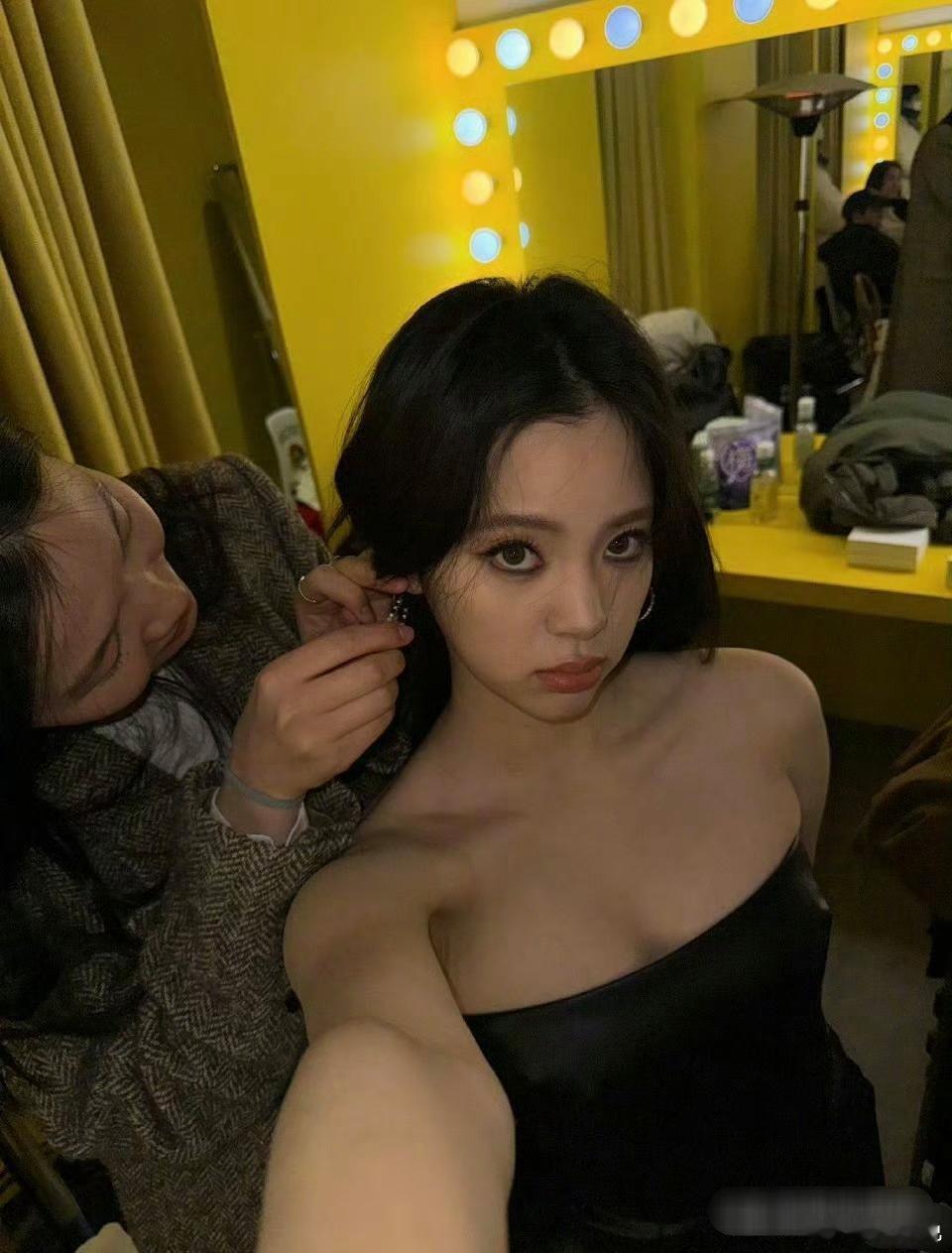 有时候觉得欧阳娜娜胆子好大，真空上阵[傻眼]女明星想出人头地真的牺牲很大… ​​