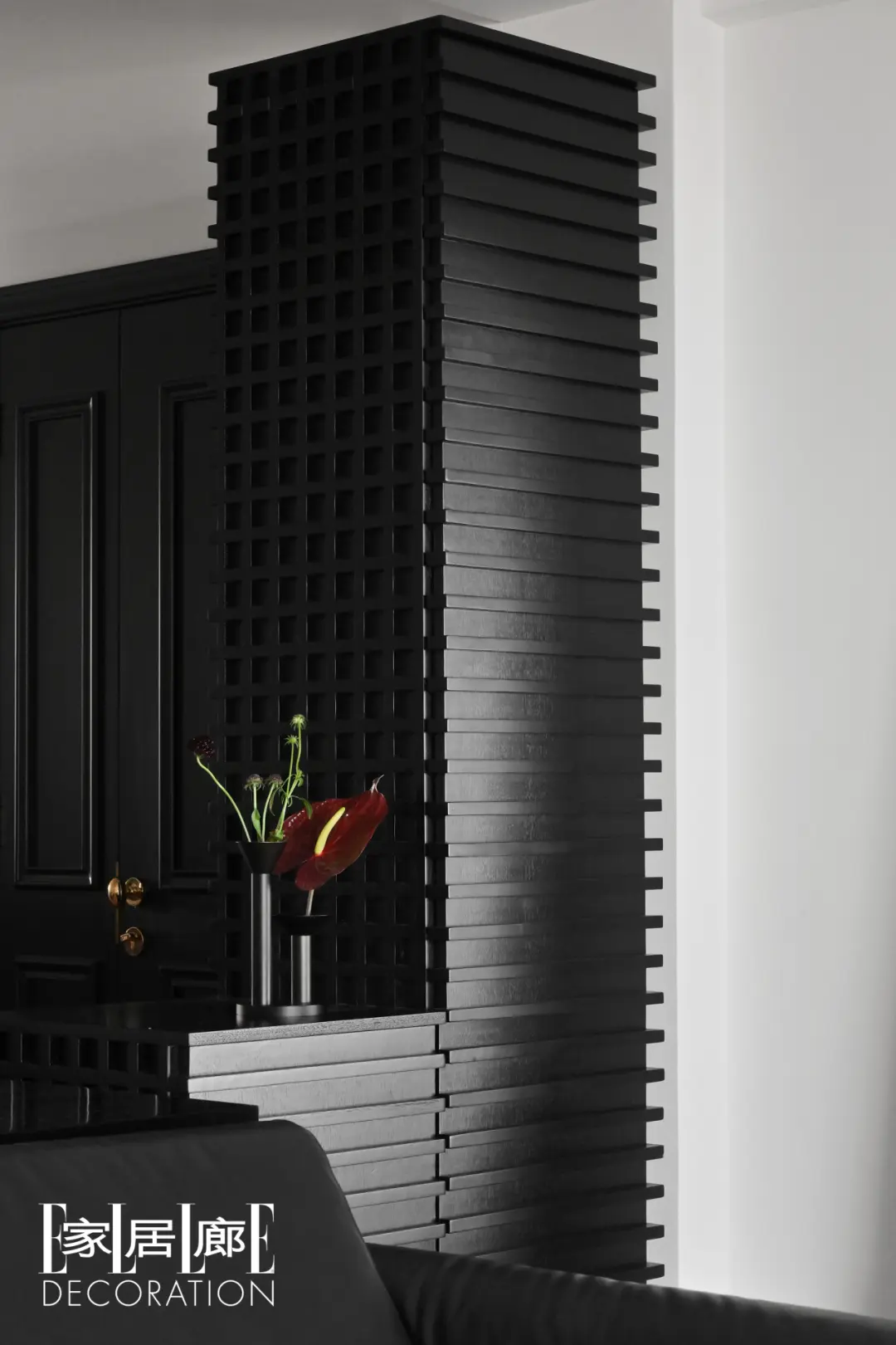 今年年初，中国知名产品设计师陈福荣和服装品牌主理人Vega带着5岁的女...