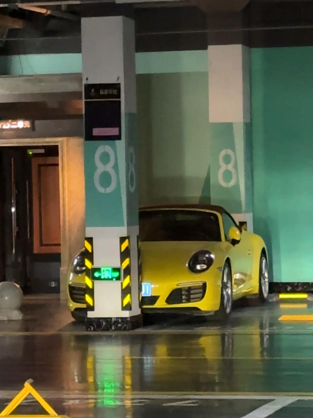 大v聊车保时捷911 这是怎么做到的！真是高手… ​​​