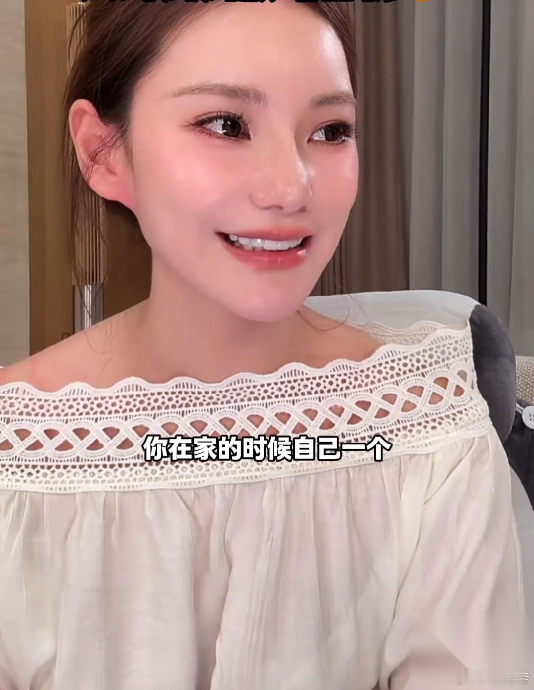 马筱梅夸赞汪宝，说儿子才三个多月就特别给妈妈面子。 百日宴当天，仪式开始前汪宝还