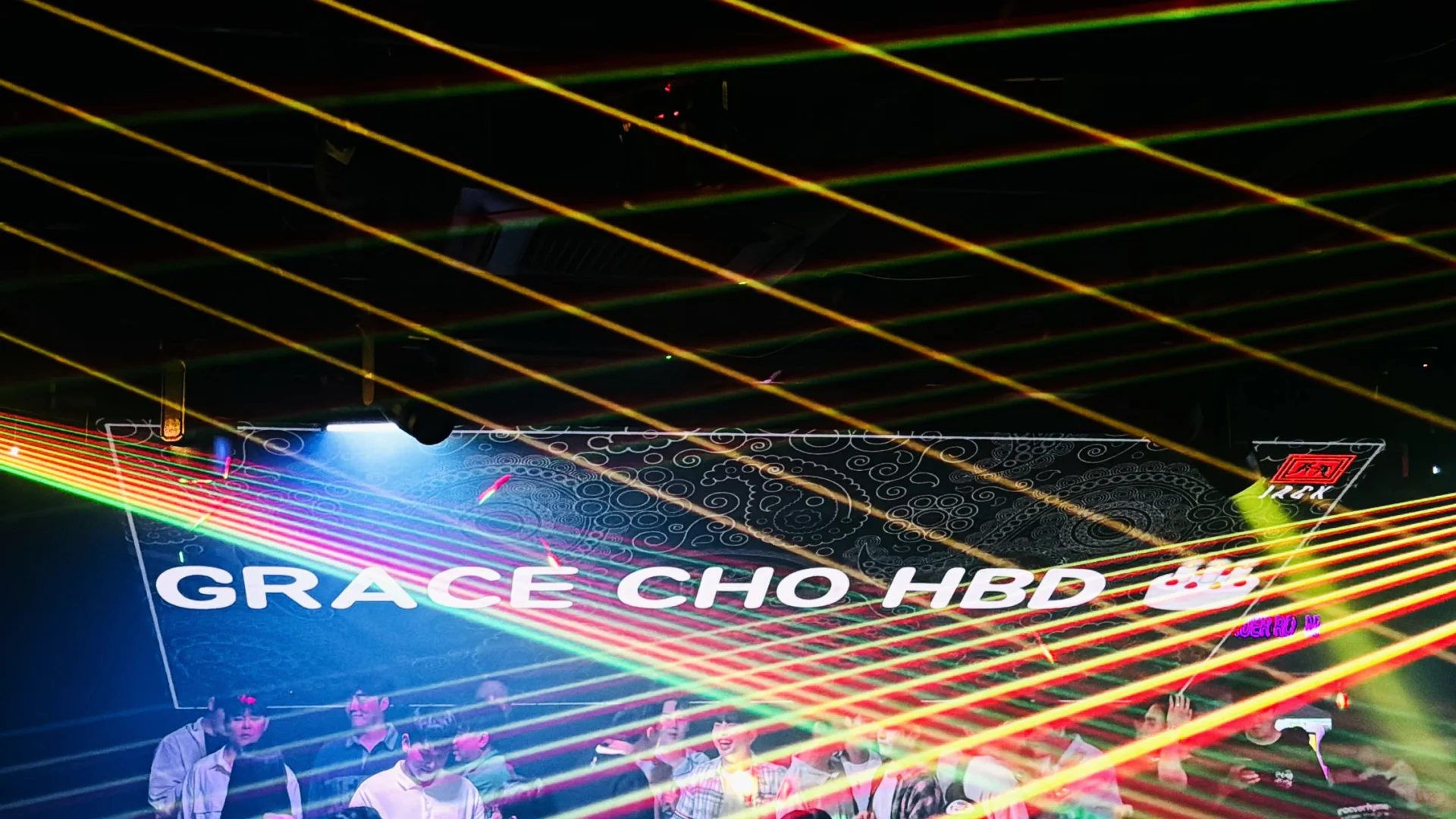 这篇许愿别出现在我妈妈的广场