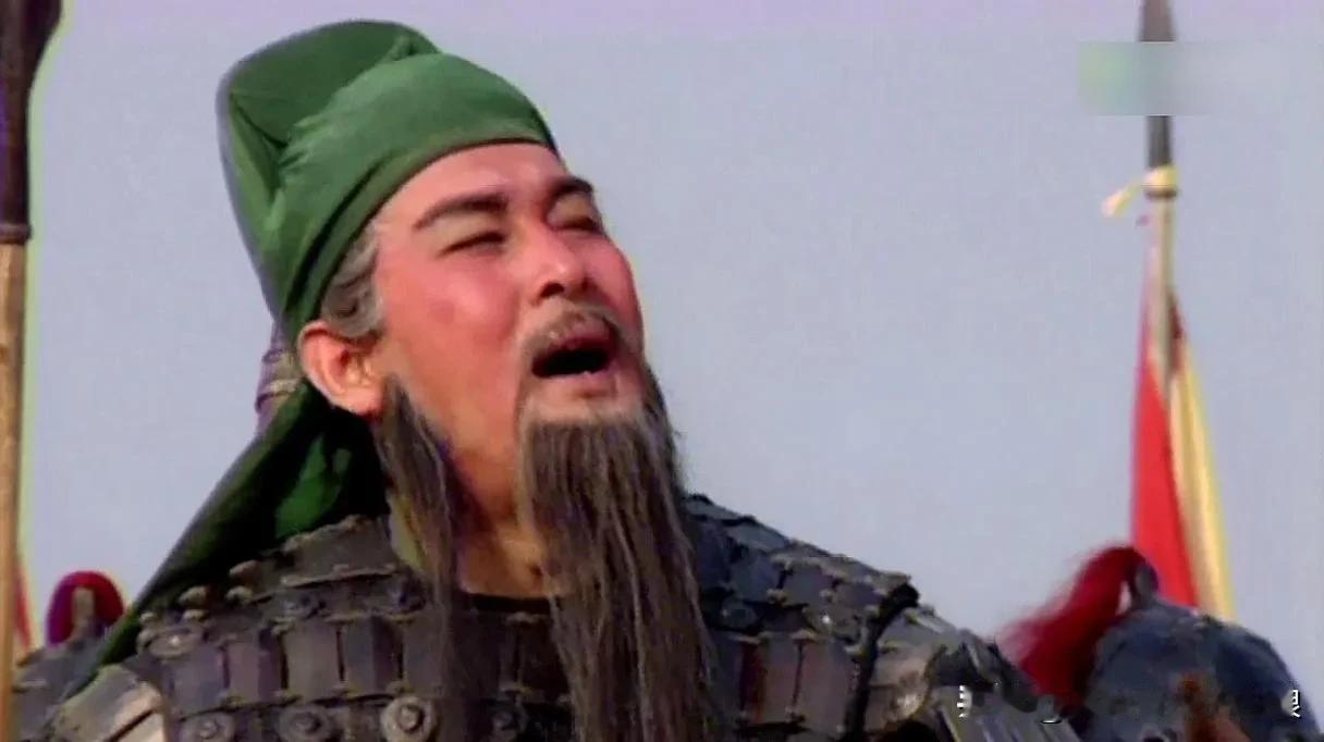 为啥三国演义里面关羽打仗基本不报号？

首先一点儿关羽不讲武德，关羽擅长偷袭，仗