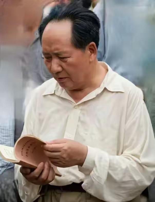 毛主席读书的狠劲儿：把教科书垫底下，只为读自己的书

你敢信吗？当年在湖南省立第